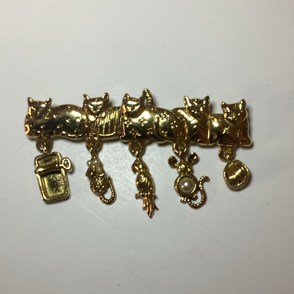 Vintage Cat Brooch With Charms - Picture 4 of 5